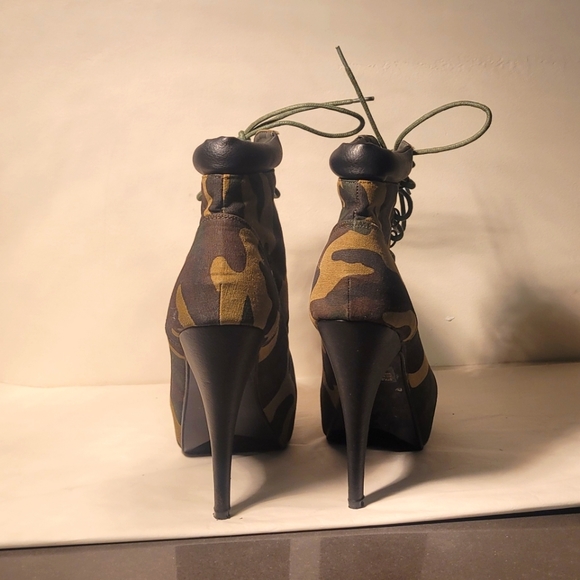 Forever 21 camo stiletto Ankle boot / booties - Picture 4 of 8